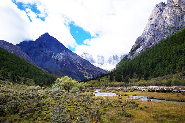 Զ������ѩɽ