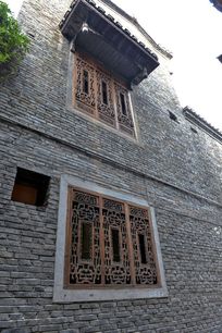 ��լ����