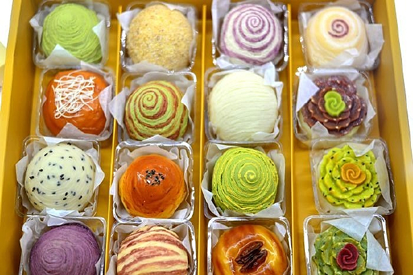 ��ɫ�ĵ���