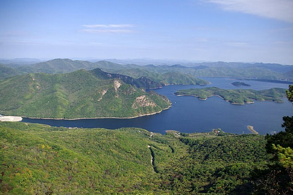 ��Ϫ��Ůɽ�������ļ���ɫ