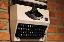 ֻ