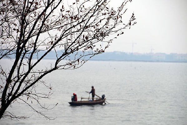 ��ɽ���ϵ��洬