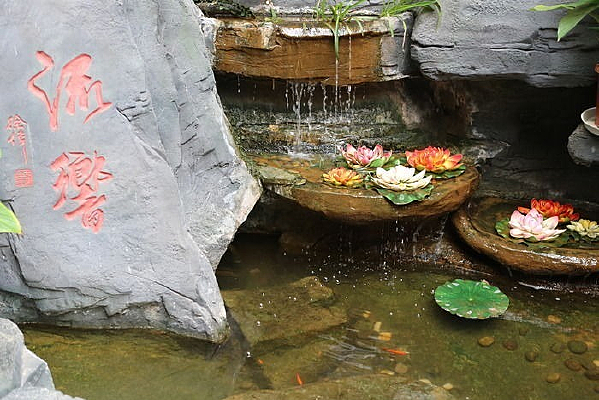 �������