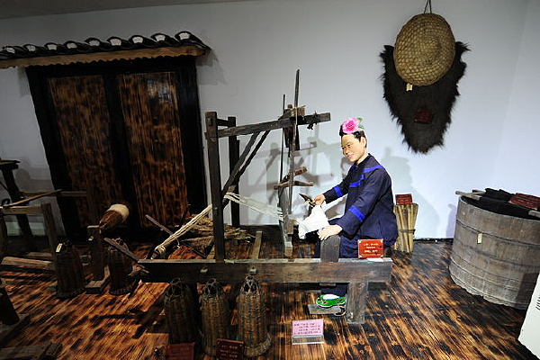 �������