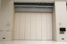 ��ɫ����