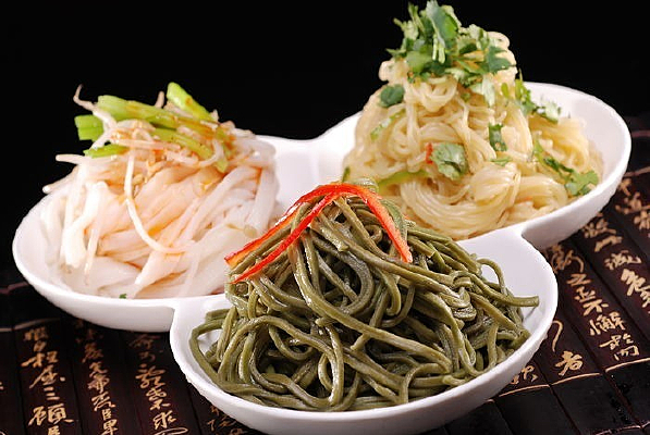  ������ɫ��ƴ