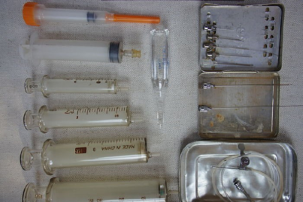 ע������