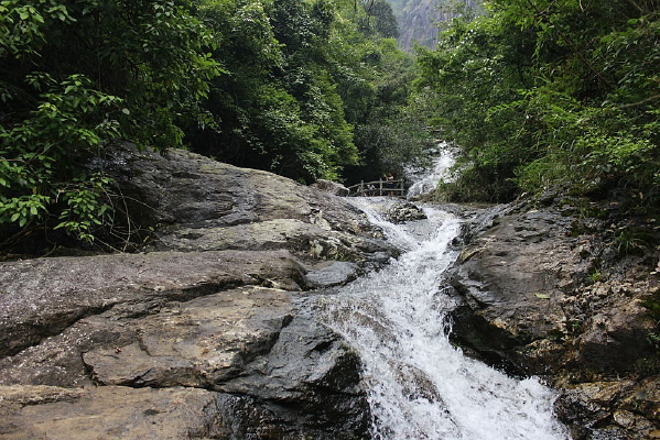 ���ݹ���ɽСϪ