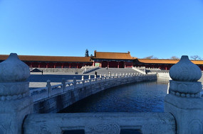 �ʹ���Ӣ��