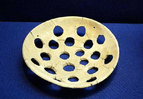 �������