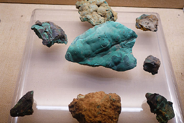 ���ͭ���ȸʯ����ʯ