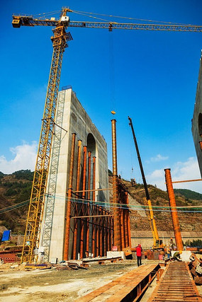 ���͸���