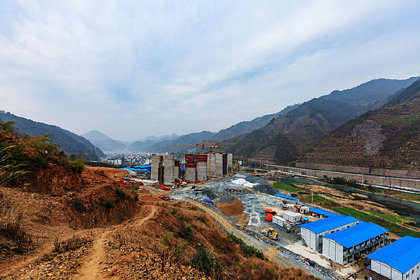 �޵���ʩ���ֳ�