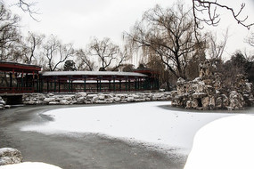 ����԰�־���