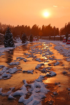 ѩ������