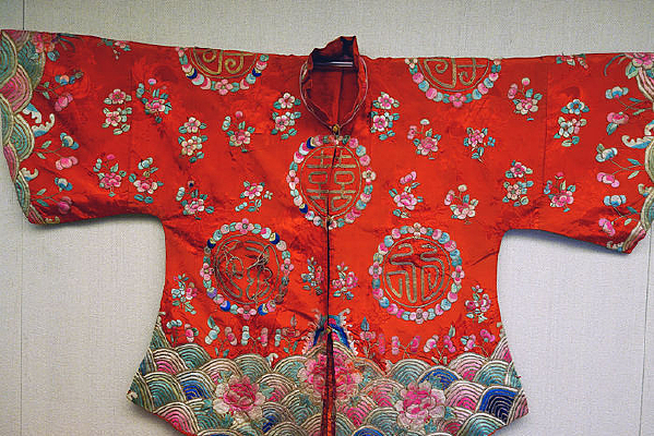 ��ɫ�廨��