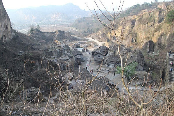 ɽ����Ĵ��կ