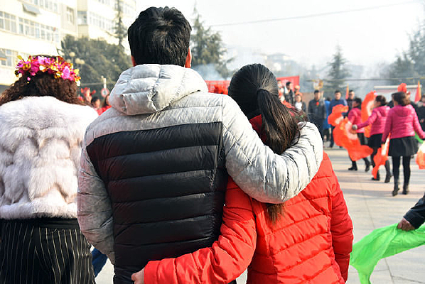 ����Ͽ��赸���ݵ�һ������