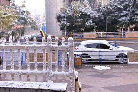 ��·�ϵ�ѩ��