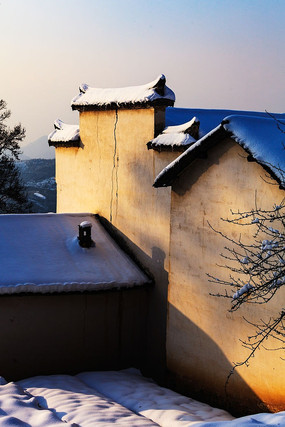 ����б��