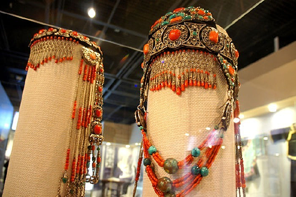 �ɹŸ�Ůͷ��