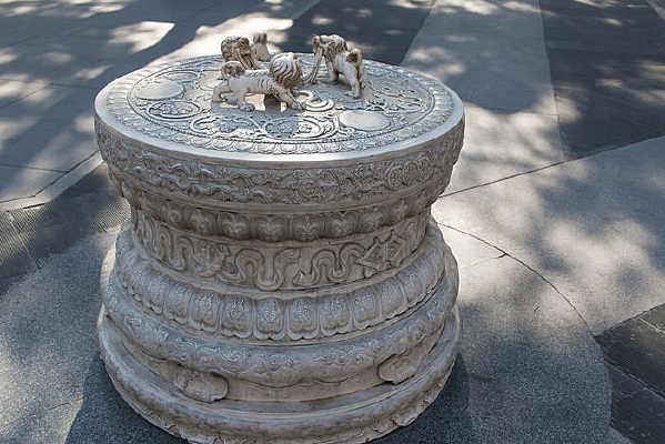 ʨ������ʯ�����