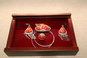 �����׹����