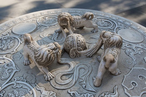 ��ֻʨ��Ϸ��ʯ��