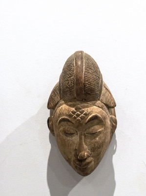 ���۰����