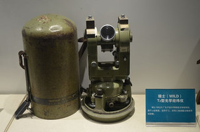 ��ʿ��ѧ��γ��