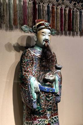 �������