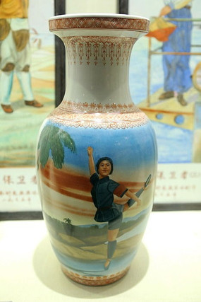 �ĸ���������Ϸ��ɫ���Ӿ���ƿ