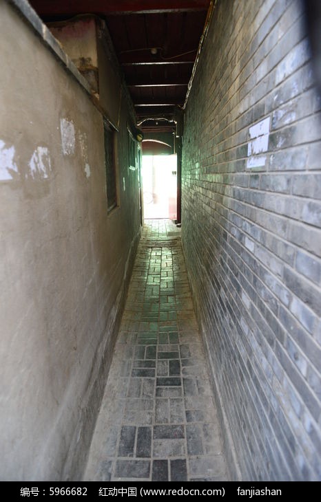 胡同里的狭窄过道