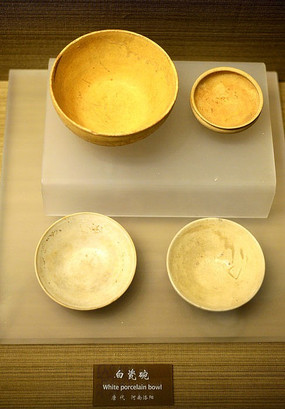 河南洛阳出土的唐代白瓷碗