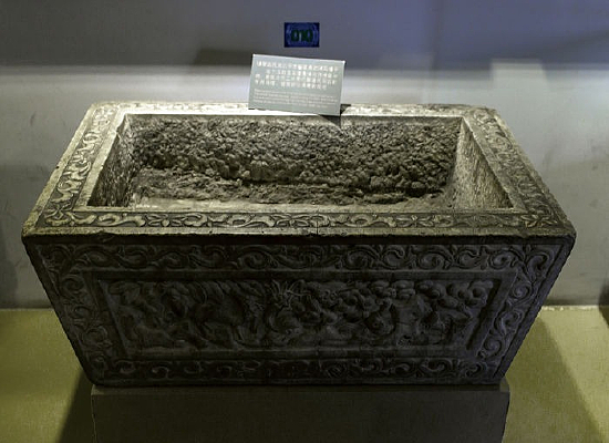 ι������