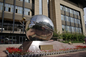 �������