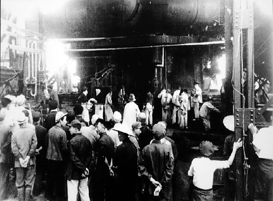 1949��6�°��ֵ�һ������¯����