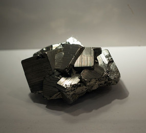 ��ɫ����