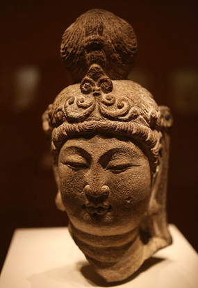 �ƴ�ʯ������ͷ��