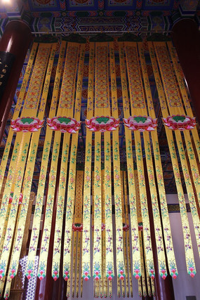 ���۴���