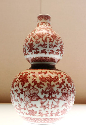 ����������֦�����ƺ�«ƿ