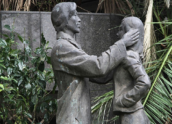 ������Ů����