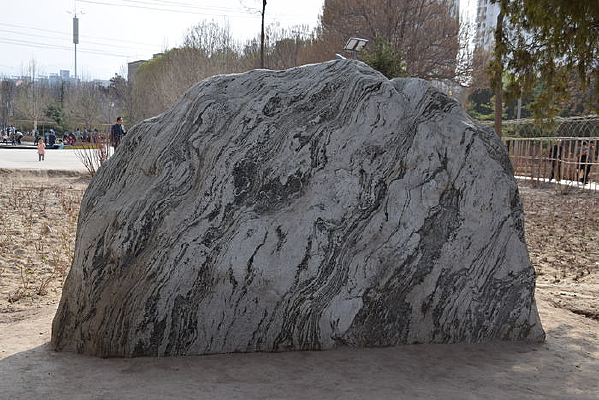 ԰����ľ���ʯͼƬ