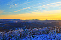 ѩɫɽ����ϼ