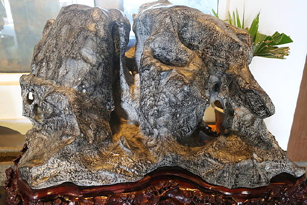 �������ʯ˫ͷ��