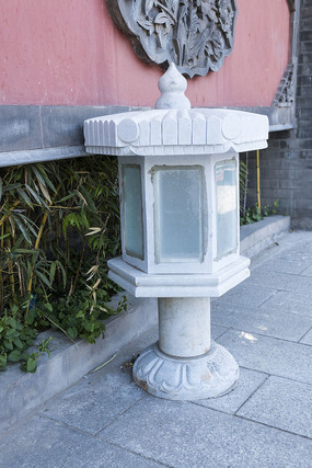 ����ʯ��·��