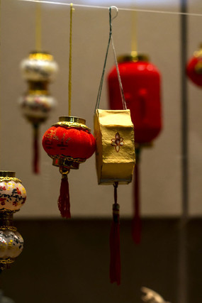 ��ɫ����