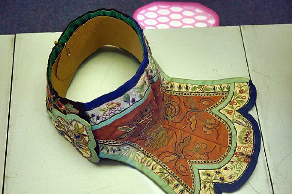 ��ɫ�������廨��ͯñ