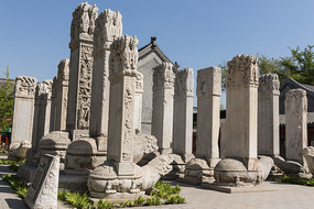 ʯ����Զ��