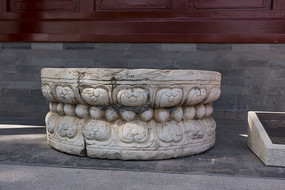 ����������Բ��ʯ��